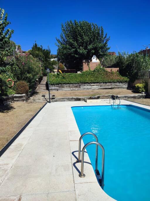 Duplex Con Piscina En Rubi Apartment Exterior photo